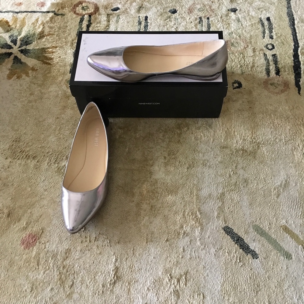 Nine West Metallic Silver Pointed Toe Flats